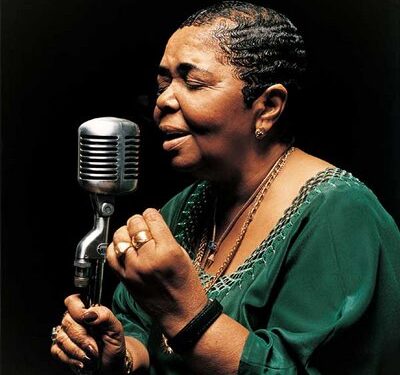 Cesaria Evora va cânta din nou la Bucureşti, pe 1 octombrie