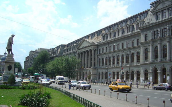 Bucureşti: S-a dat startul înscrierilor la universităţile bucureştene
