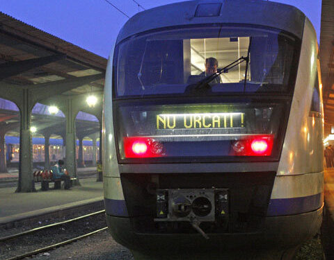 Trecerea la ora de iarnă, din 25 octombrie, nu modifică mersul trenurilor
