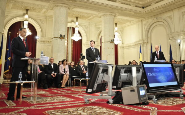 Prezidentiale 2009-Soţia, Patriarhul Daniel şi Tudor Chirilă – reperele de moralitate ale candidaţilor la Preşedinţie