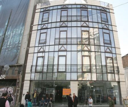 EvZ.ro: Cum a ajuns „Micul Paris” sub buldozerul epocii kitsch