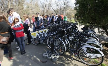 Bucureştenii pot închiria biciclete doar cu buletinul