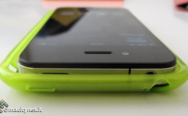 iPhone 5, posibil mai lat si mai subtire