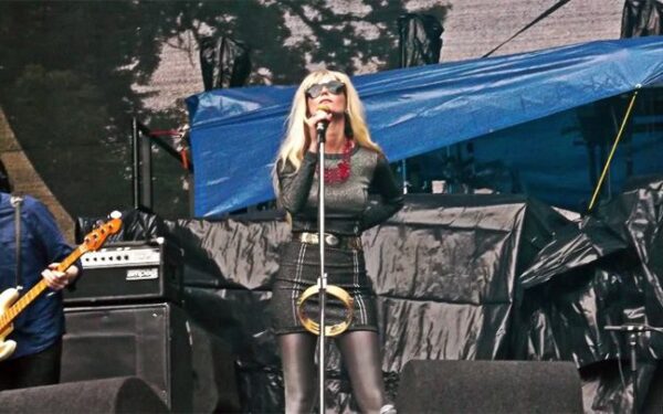 The Asteroids Galaxy Tour in Romania