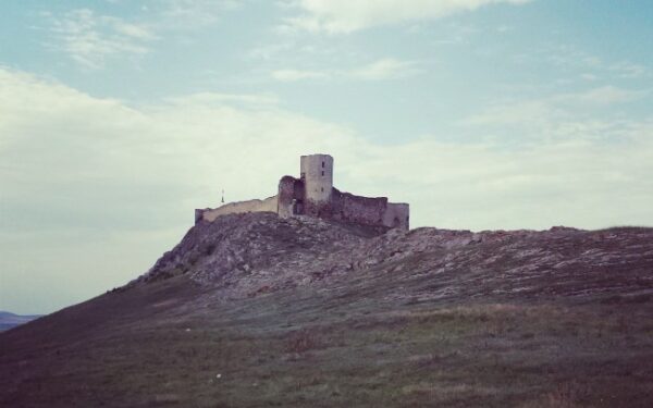 cetatea enisala.plimbare.ro