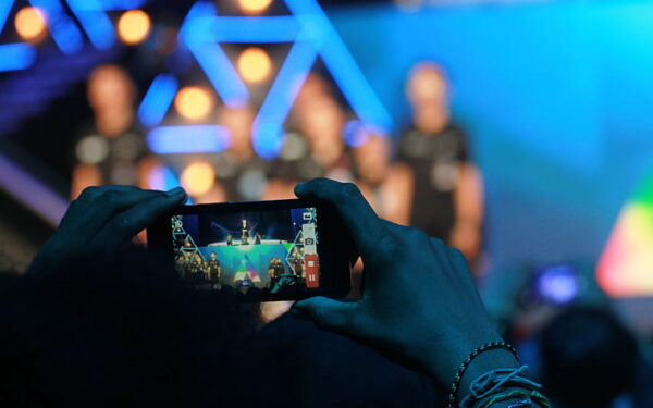 Concerte în aer liber cu cel mult 500 de oameni